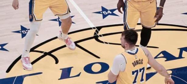 APP下载-詹姆斯对阵浓眉展开拉锯大战，最终险胜对手