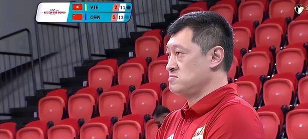 AC Milan Sports-中国女排在比赛中受伤退赛，马龙主帅表示担忧