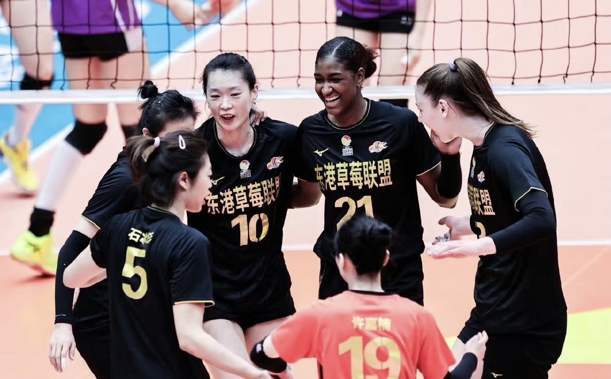 中国女排击败老对手塔图姆，晋级之路一路高歌